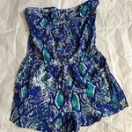 Derek Heart  Blue and White Patterned Garment Photo 3