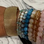 Willi Smith  gold stretch bracelet Photo 1