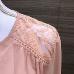 Belle Sky pink blouse New with tags Size Medium Photo 4