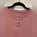American Eagle Dusty Rose Ribbed Stretchy Short Sleeve Crop Top Henley Size XS Photo 3