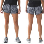 Lululemon Hotty Hot Short (Long) Mini Antique Paisley White Black Size 4 Photo 4