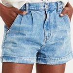 American Eagle  AE Pleated Mom Shorts Light Wash Women's 6 Photo 0