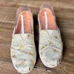 Toms Bee Kind Women’s Canvas Shoes Size 6.5 Photo 0