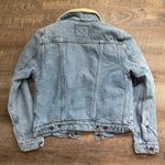 Levi's  Women's Denim Original Sherpa Lined Light Wash Trucker Jacket Size XS Photo 8
