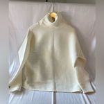 New Balance Women’s  Quilted Sweatshirt Size XL Photo 0