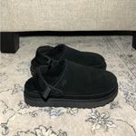 UGG  Goldenstar Cozy Clog Black Photo 5