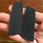 Nickel & Suede Flint Gem Lightweight Leather Earrings Unicorn EUC Black Textured Photo 2