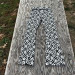 Wild Fable Black & white heart flare legging‎ pants size xs Photo 3