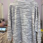 American Eagle  Sweatshirt Photo 2