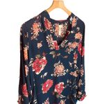 Lara | Navy Floral Print V Photo 5