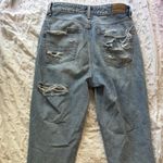 American Eagle Size 00 Short Ripped Jeans Rip on upper back leg Photo 4