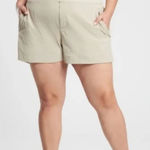 Athleta NEW  Trekkie North Shorts Ecru 20 Plus Size Hiking Casual Everyday Shorts Photo 0
