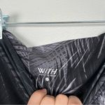 Wear It To Heart Peleton Leaf Print Leggings Gray Sz XS Black Photo 5