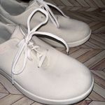 White Womens Kizik Size 7 Athletic Workout Running Shoes Photo 3