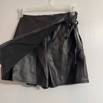 Abercrombie & Fitch  Black Faux Leather Mini Skort Skirt Size XXS Photo 4