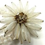 White flower beaded bracelet Photo 6