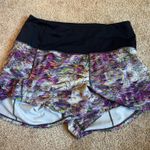 Lululemon lulu shorts 2.5 in Photo 0