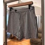 Judith March  Medium‎ Striped Shorts Size Medium Photo 0