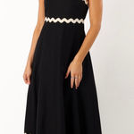 Petal and Pup  Yana Maxi Dress Black Cream - Size Medium Photo 0