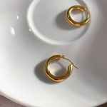 Gold Hoop Round 23mm Earrings Photo 3