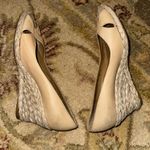 Stuart Weitzman Tan Wedge Sandal with Braided straw Heel Detail sz 9 Photo 2