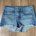 American Eagle shortie jean shorts size 6 Cutoff light medium wash Photo 2