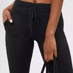 Aerie  Offline Warmup Leggings Black NWT Size Medium M Long POCKETS COMFY LOUNGE Photo 0