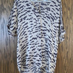 CAbi  Medium Silk V Neck Drop Shoulder Short Sleeve Blouse #569 CPT5‎ Photo 0