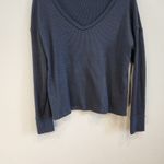 American Eagle Long Sleeve V Photo 3