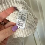 Pink Lily Medium White V Neck Sweater Photo 2