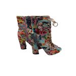 Chase & Chloe Size 7 Las Vegas Print Lace Photo 1