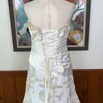 Beautiful Forever Yours Embroidered Lace Overlay Corset Wedding Gown! Size 6 Photo 8