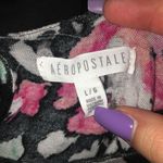 Aeropostale flowery black crop top Photo 5