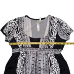 Black and White Patterned Babydoll Style Dress Flowy‎ Photo 3