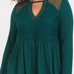 Torrid  Green Lace Cutout Babydoll Blouse Size 0‎ Large Flowy Cut Out Neck Photo 0