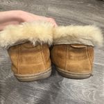 Minnetonka  Golden Tan Sheepskin Ankle Boot Slipper Sz 6 Hygge Cozycore Apres Ski Photo 5