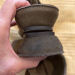 Aerosoles Aweosoles size 6.5 greenāsuedeĀ zip backāankle thong sandalsā
EUC Photo 7