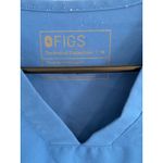 FIGS  Technical Collection Scrub Top V-Neck Short Sleeve Blue Size M‎ Photo 4