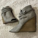 Madden Girl Size 9.5M Shoes •  Photo 3