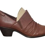 Clarks NIB! Emily2 Cove British Tan Leather Pump Booties - Size 9 Photo 5