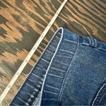 Hue  Studio Distressed Jeggings. Women’s. Blue. Denim (1011) Photo 9