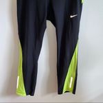 Nike  Dri Fit cropped leggings - black/green Photo 3