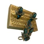 Vintage Emerald Gold Tone Iridescent Brooch and Earrings Set Jewelry Leaves Flor Green Photo 2