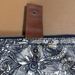 Sakroots  Artist Circle Large Zip Around Wallet multi slots Blue White see pics Photo 3