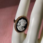 Black And White Cameo Oval Gold Ring Photo 4