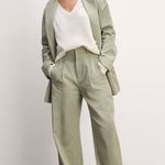 Everlane The Draper Pleated Pant in Buttersmooth Seagrass Green size 00 Short Photo 0