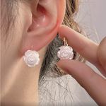 Elegant White Rose Gold Earrings Photo 0