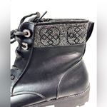 Daisy Fuentes  SANDER 8.5 Crystal Detail Lug Sole Black Lace-Up Ankle Boots Photo 2