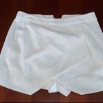 I.N. San Francisco  Skort is a junior size 7. Photo 3