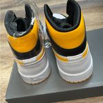 Nike Rare Women’s Air Jordan 1 Mid Laser Orange/Black - Brand New 7.5 (W) Photo 4